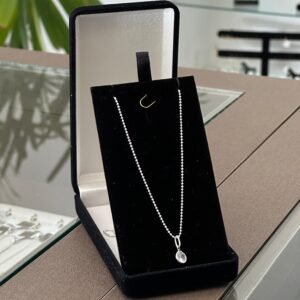 Colar modelo  Bolinhas com ponto de luz