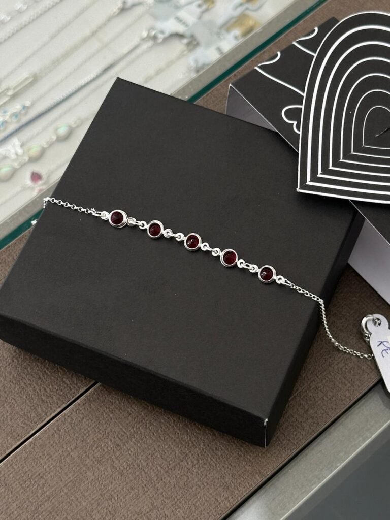 Pulseira pedras vermelhas